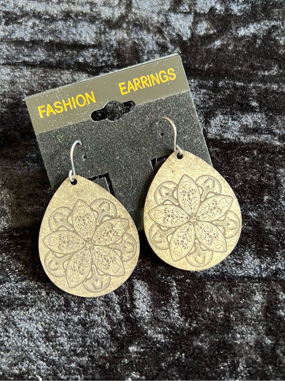 Teardrop Filigree Earrings - Silver Tone